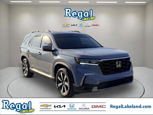 Sonic Gray Pearl 2025 Honda Pilot Touring