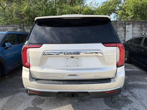 2023 GMC Yukon SLT