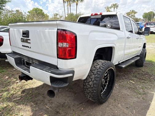 Summit White 2019 GMC Sierra 2500 Denali