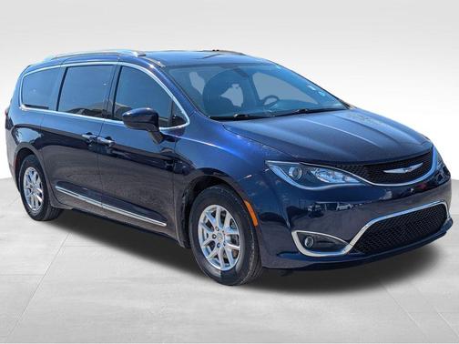 2020 Chrysler Pacifica Touring-L