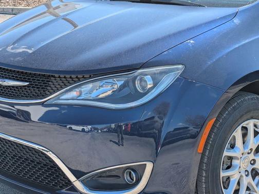 2020 Chrysler Pacifica Touring-L