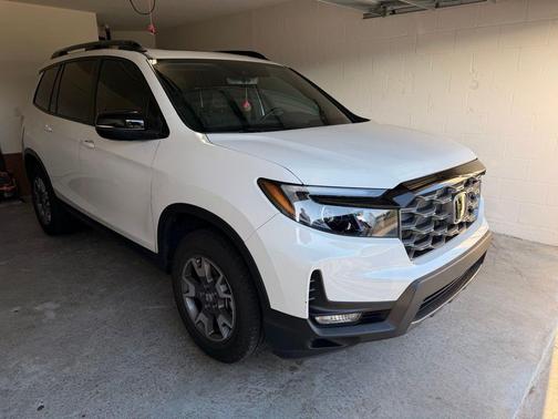 Platinum White Pearl 2023 Honda Passport TrailSport