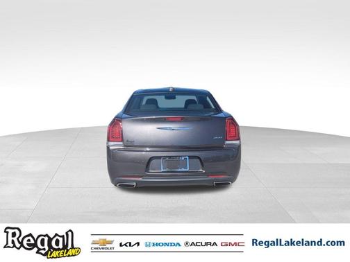 2019 Chrysler 300 Touring