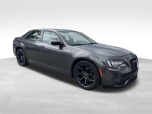2019 Chrysler 300 Touring