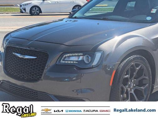 2019 Chrysler 300 Touring