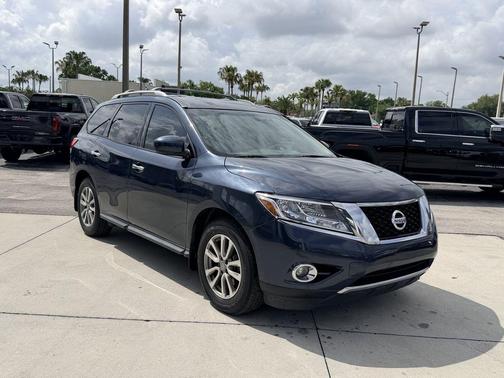 Arctic 2015 Nissan Pathfinder SV