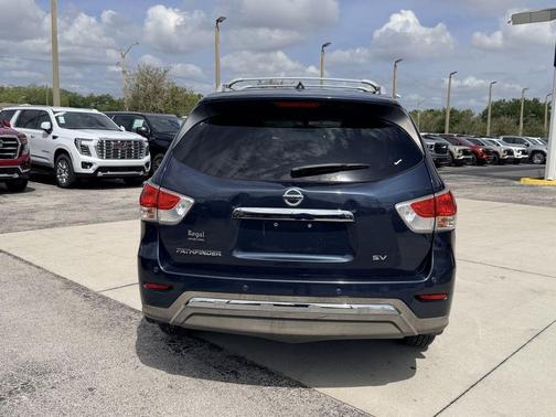 2015 Nissan Pathfinder SV