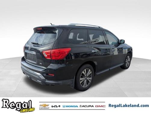 2017 Nissan Pathfinder SV