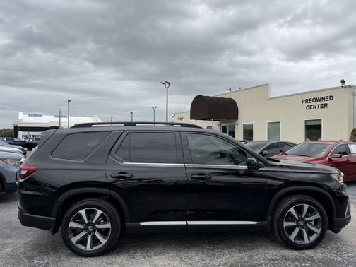 Crystal Black Pearl 2025 Honda Pilot Touring