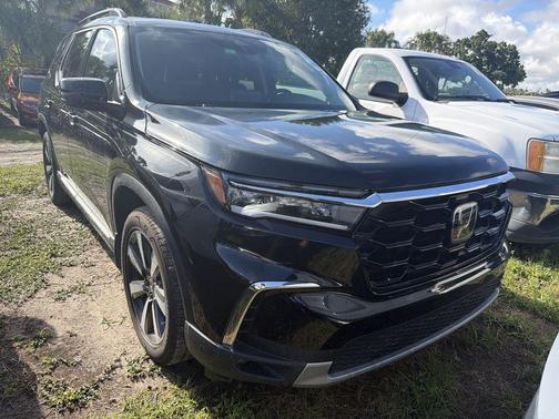 Crystal Black Pearl 2025 Honda Pilot Touring