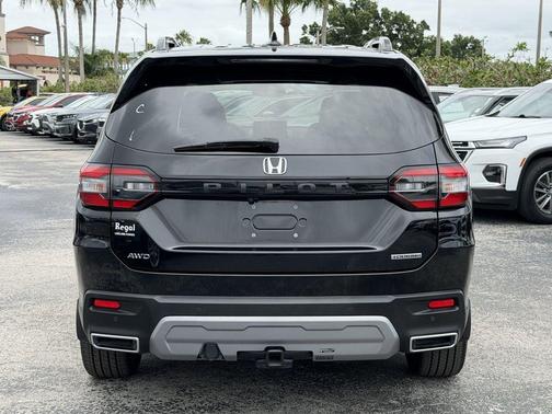 Crystal Black Pearl 2025 Honda Pilot Touring