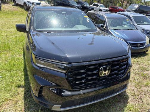 Crystal Black Pearl 2025 Honda Pilot TrailSport