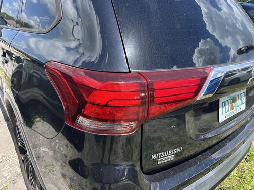2018 Mitsubishi Outlander LE