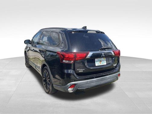 2018 Mitsubishi Outlander LE