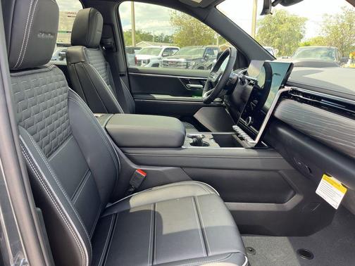 2025 GMC Sierra EV Denali