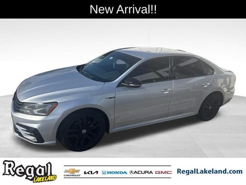 2018 Volkswagen Passat 2.0T R-Line