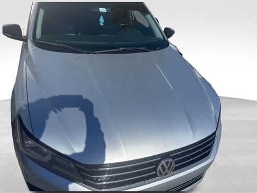 2018 Volkswagen Passat 2.0T R-Line