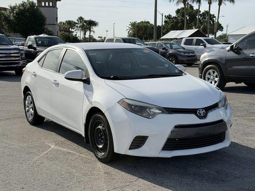 Super White 2016 Toyota Corolla LE