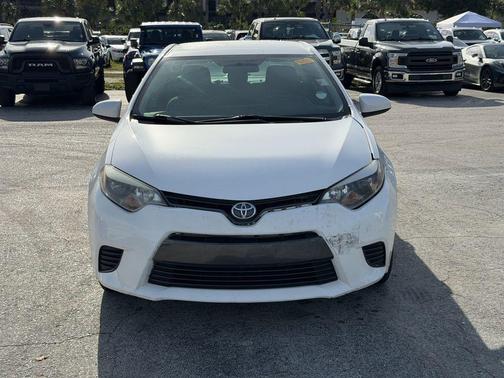 Super White 2016 Toyota Corolla LE