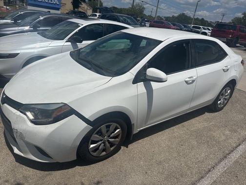 Super White 2016 Toyota Corolla LE