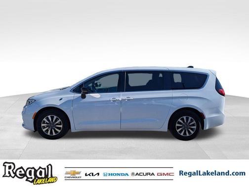 2024 Chrysler Pacifica Hybrid Select