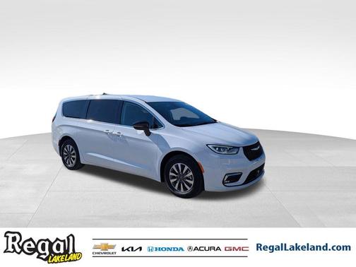 2024 Chrysler Pacifica Hybrid Select