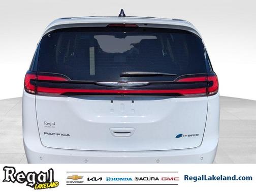 2024 Chrysler Pacifica Hybrid Select