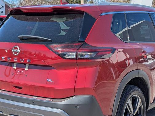 2022 Nissan Rogue SL
