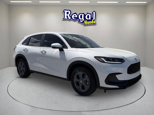 Platinum White Pearl 2026 Honda HR-V LX