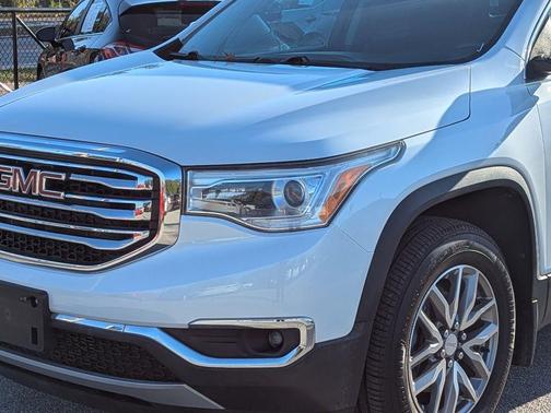 2017 GMC Acadia SLE-2