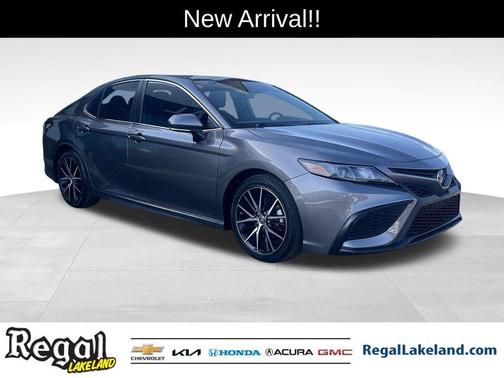 2021 Toyota Camry Hybrid SE