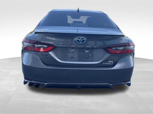 2021 Toyota Camry Hybrid SE