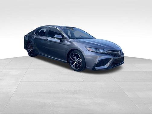 2021 Toyota Camry Hybrid SE