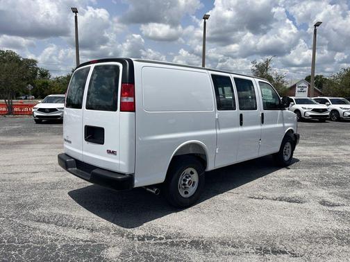2025 GMC Savana 2500 Work Van