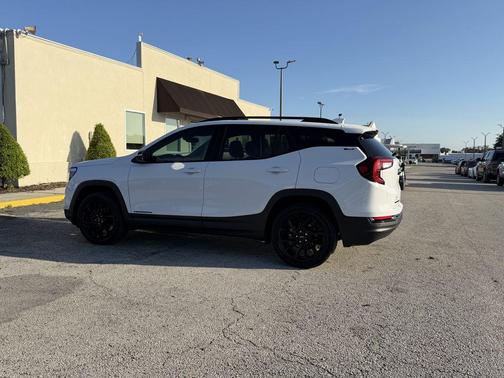 Summit White 2024 GMC Terrain SLT