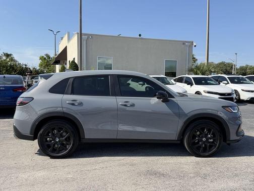 Urban Gray Pearl 2024 Honda HR-V Sport
