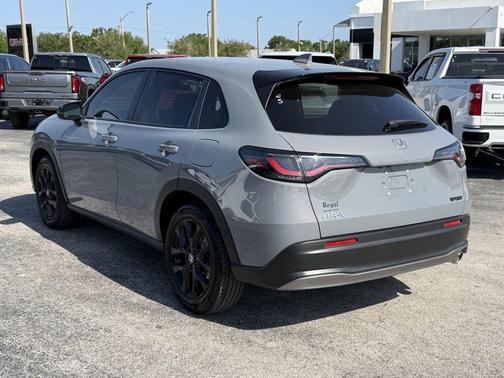 Urban Gray Pearl 2024 Honda HR-V Sport