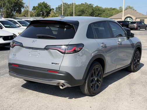 Urban Gray Pearl 2024 Honda HR-V Sport