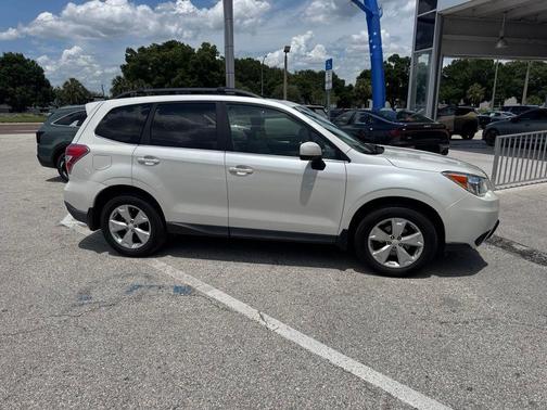 Satin White Pearl 2014 Subaru Forester 2.5i Limited