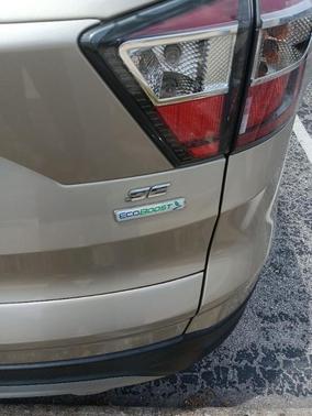 White Gold Metallic 2017 Ford Escape SE