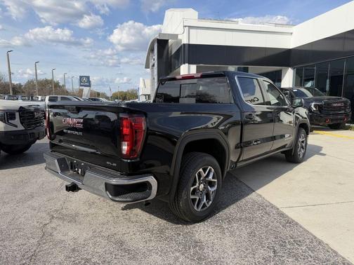 2026 GMC Sierra 1500 SLE