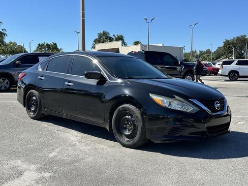 Black 2018 Nissan Altima 2.5 S