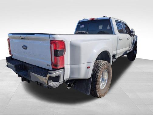 2023 Ford F-350 Lariat Super Duty