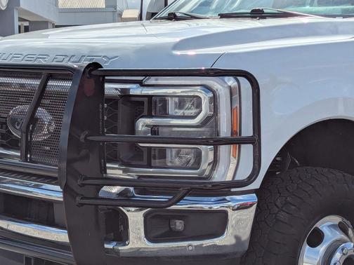 2023 Ford F-350 Lariat Super Duty