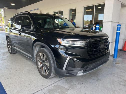 Crystal Black Pearl 2023 Honda Pilot Elite