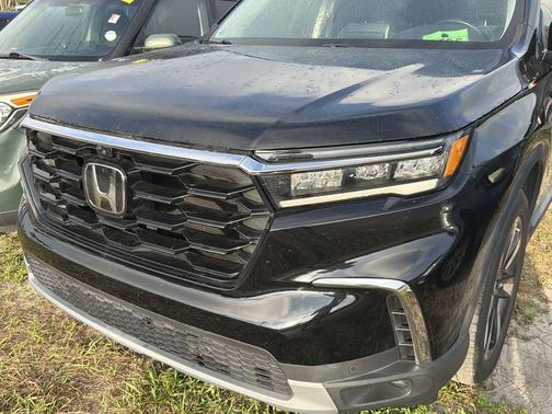 Crystal Black Pearl 2023 Honda Pilot Elite