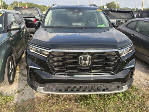 Crystal Black Pearl 2023 Honda Pilot Elite