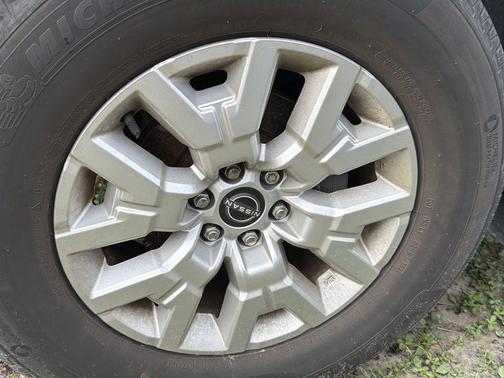 Cardinal Red Metallic 2023 Nissan Frontier SV