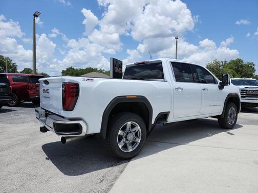 Glacier White 2026 GMC Sierra 2500 SLT