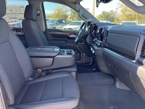 2025 GMC Sierra 1500 SLE